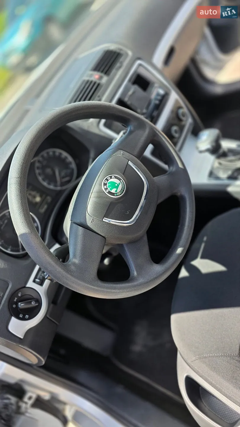 2011 Skoda Octavia - мініатюра 29