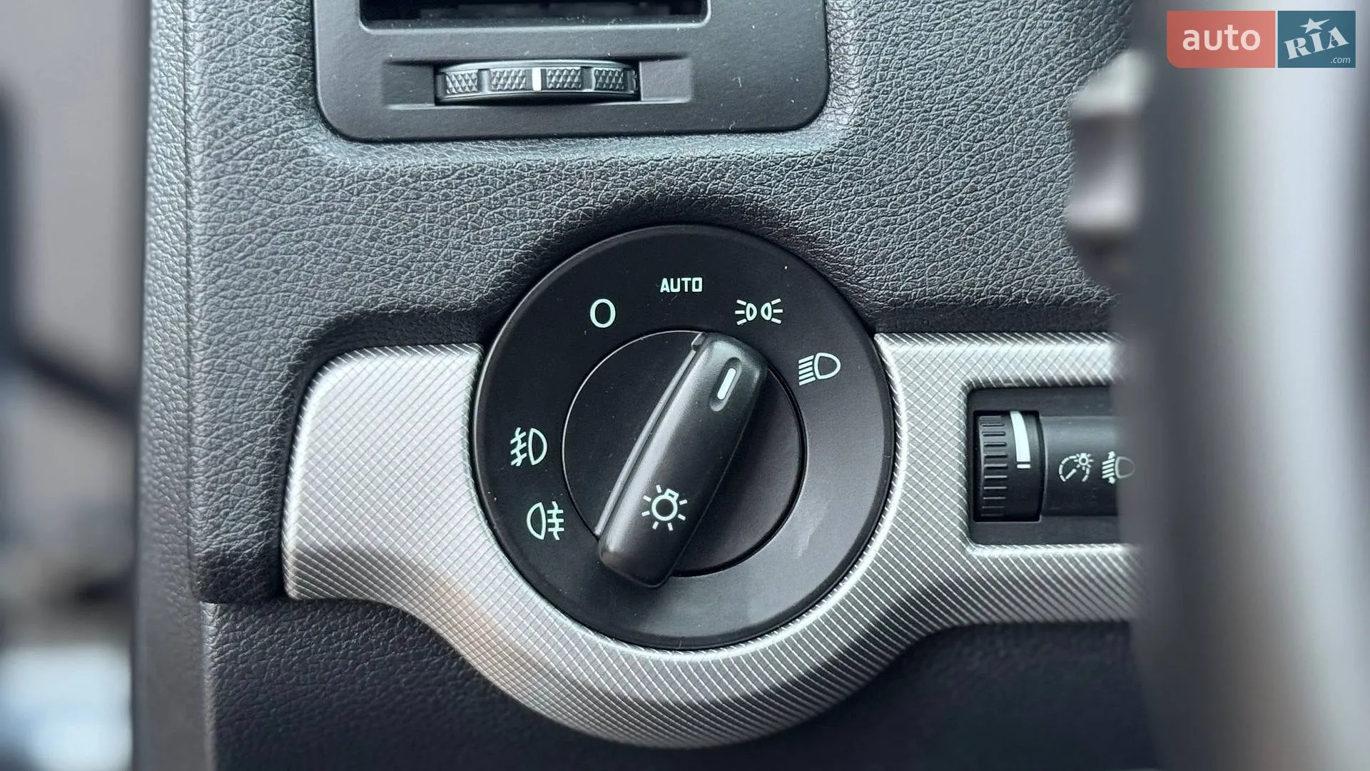 2011 Skoda Octavia - мініатюра 21