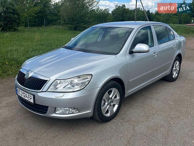 Лифтбек Skoda Octavia 2012 в Кропивницком