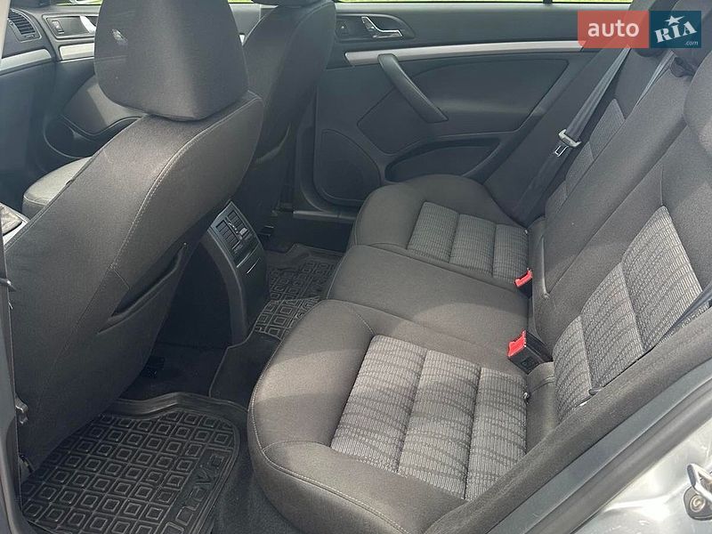 Лифтбек Skoda Octavia 2012 в Кропивницком