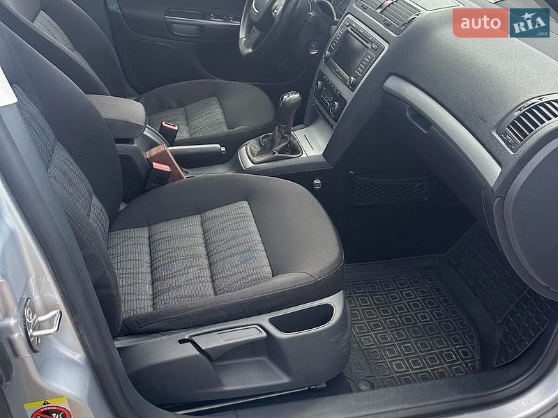 Лифтбек Skoda Octavia 2012 в Кропивницком