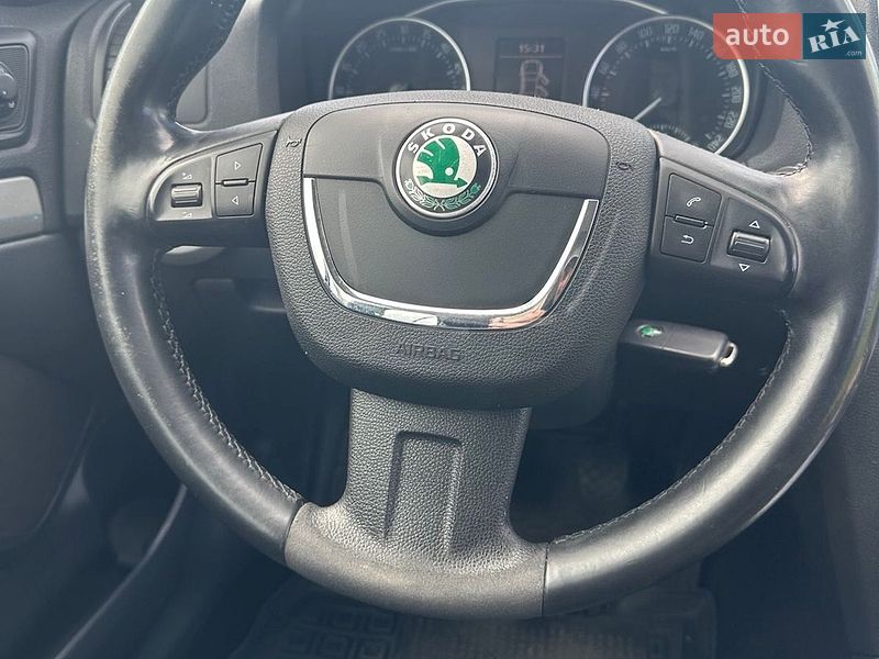 Лифтбек Skoda Octavia 2012 в Кропивницком