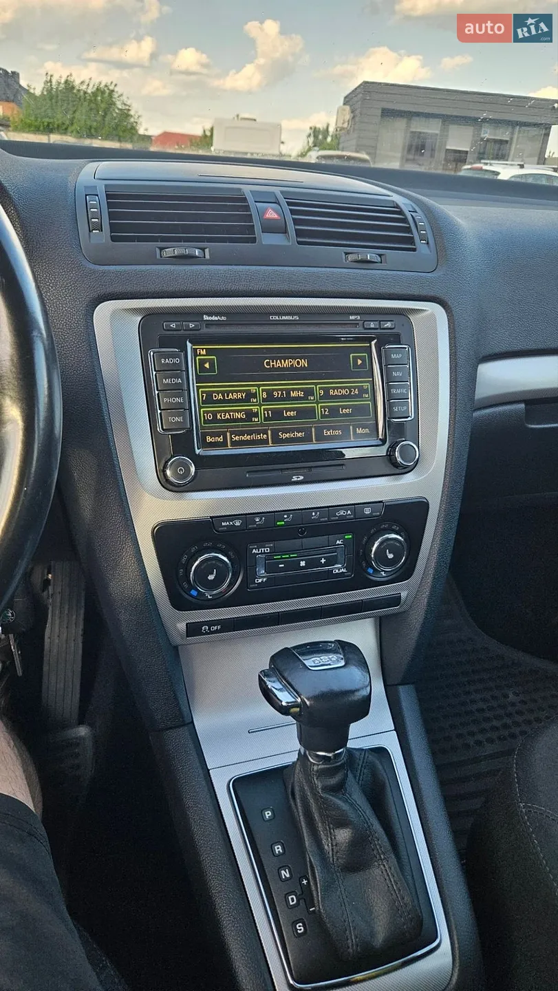 2010 Skoda Octavia - мініатюра 19