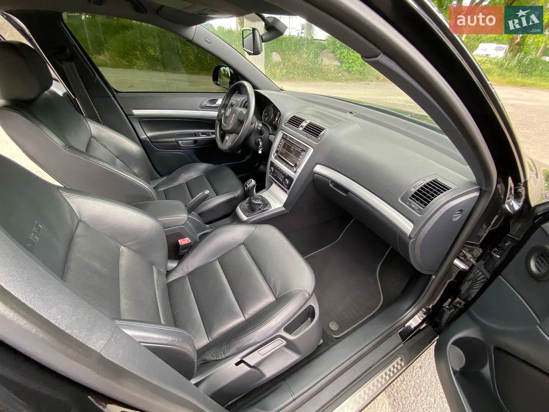 2011 Skoda Octavia - мініатюра 13