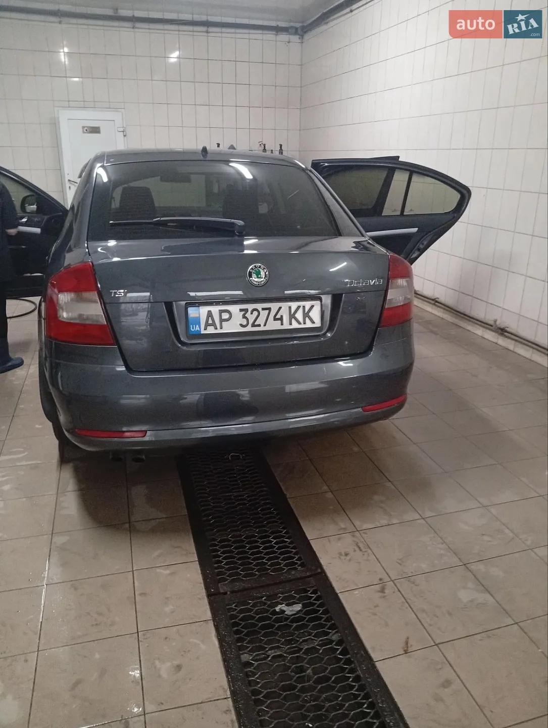 2010 Skoda Octavia - мініатюра 2