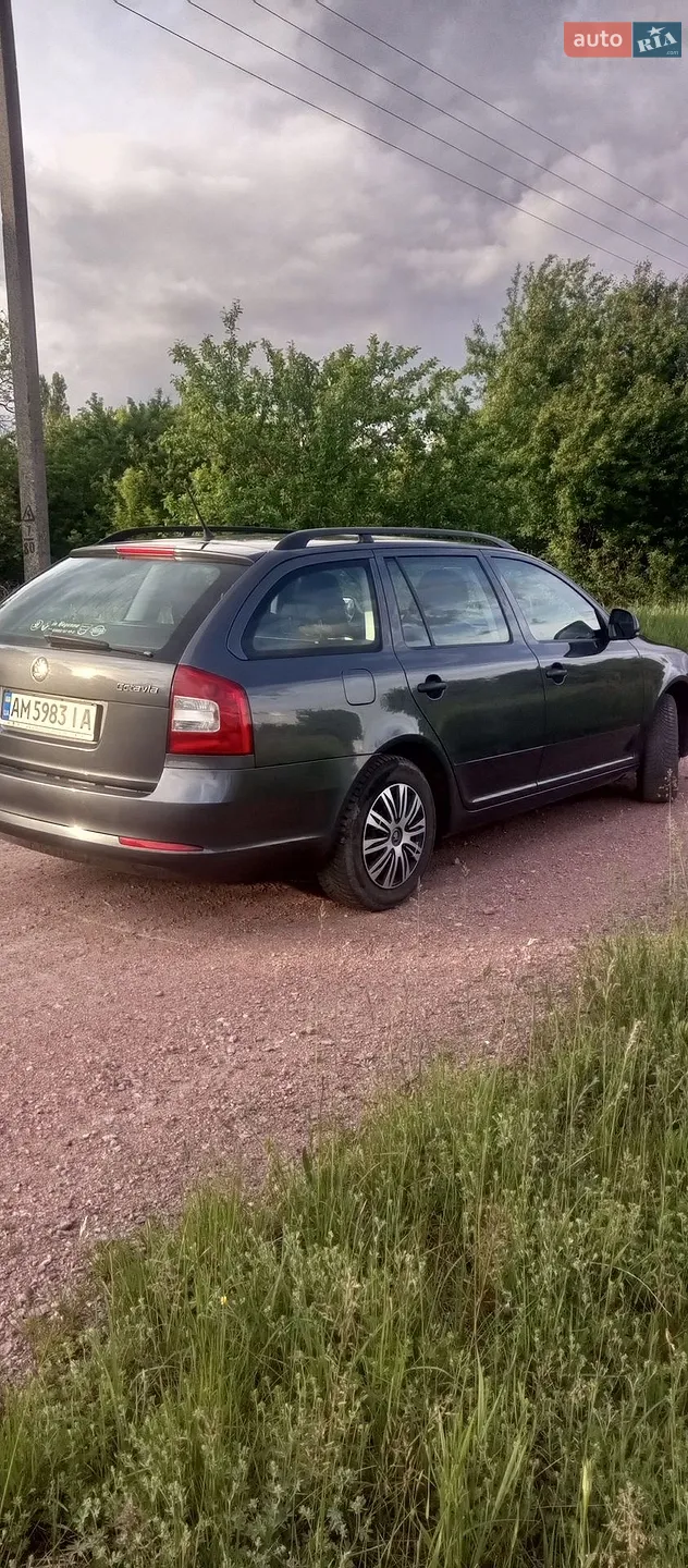 2011 Skoda Octavia - мініатюра 2