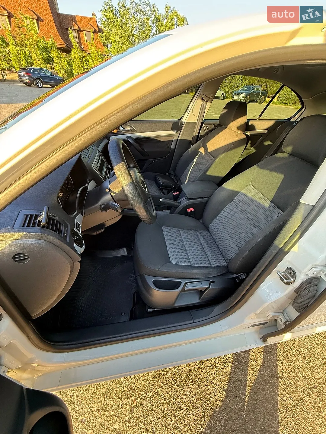 2011 Skoda Octavia - мініатюра 24