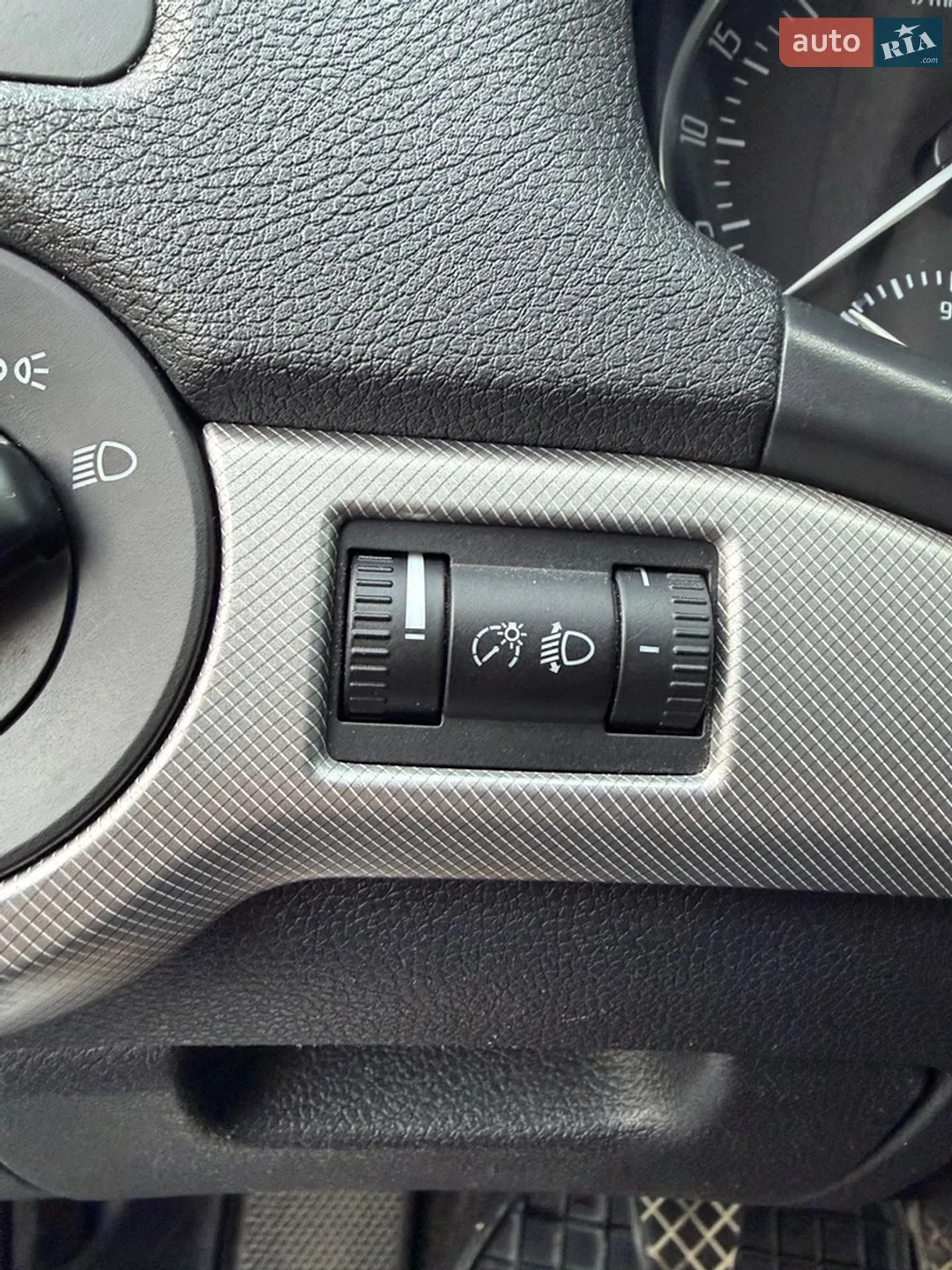 2011 Skoda Octavia - мініатюра 23