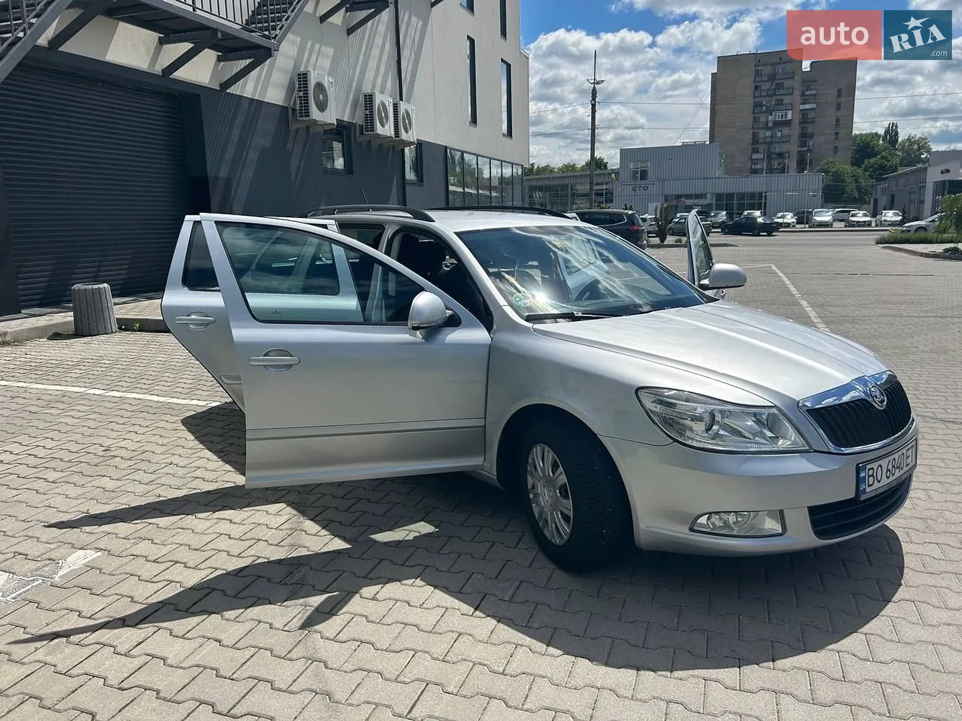 2010 Skoda Octavia - мініатюра 13
