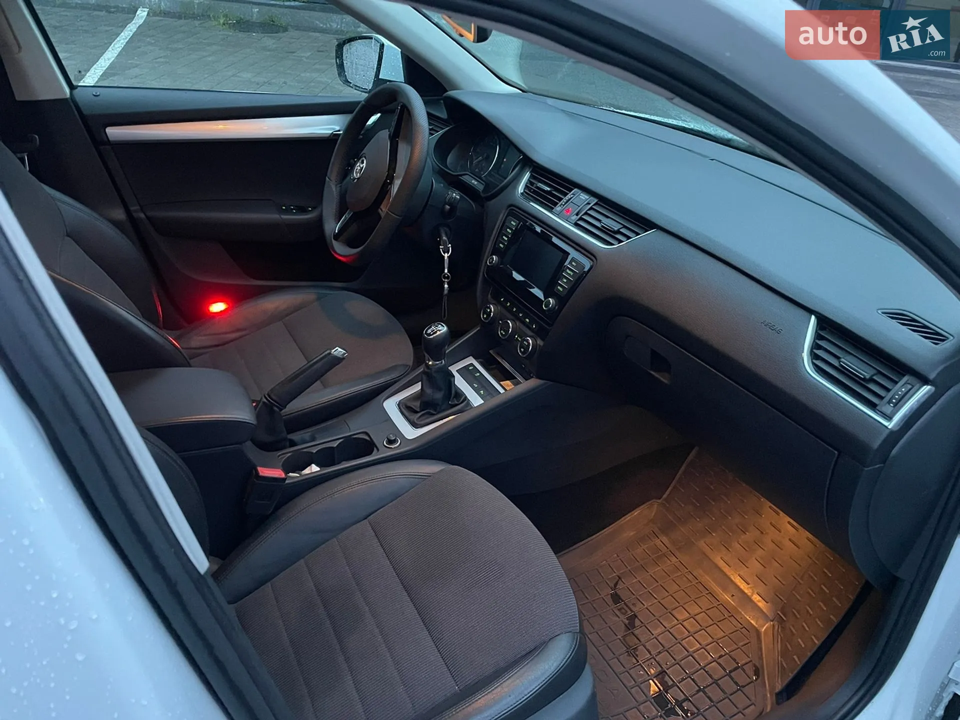 2015 Skoda Octavia - мініатюра 13