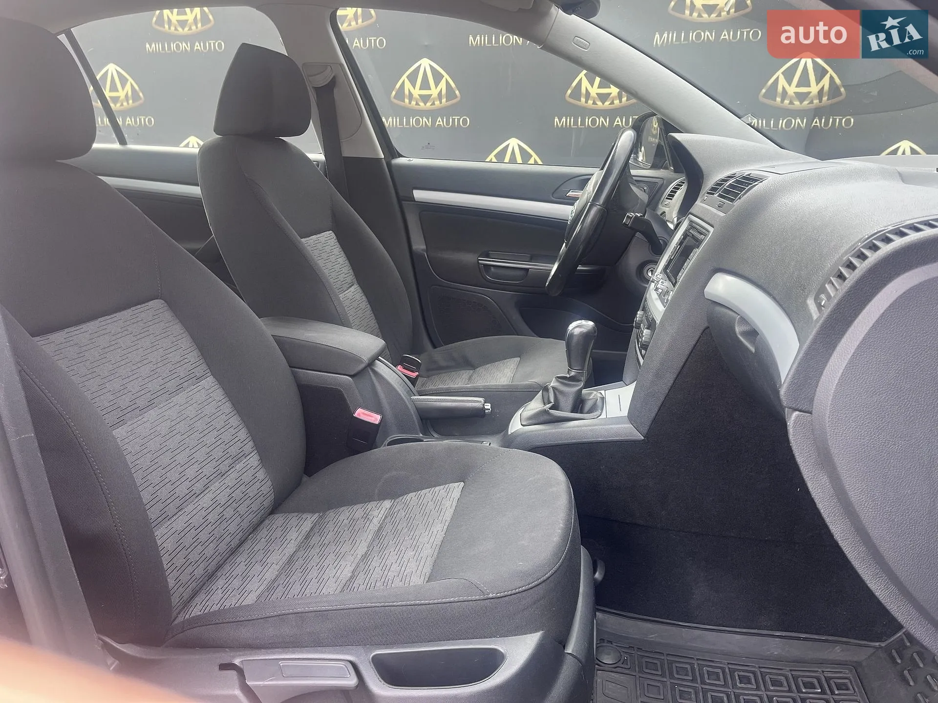 2010 Skoda Octavia - мініатюра 12