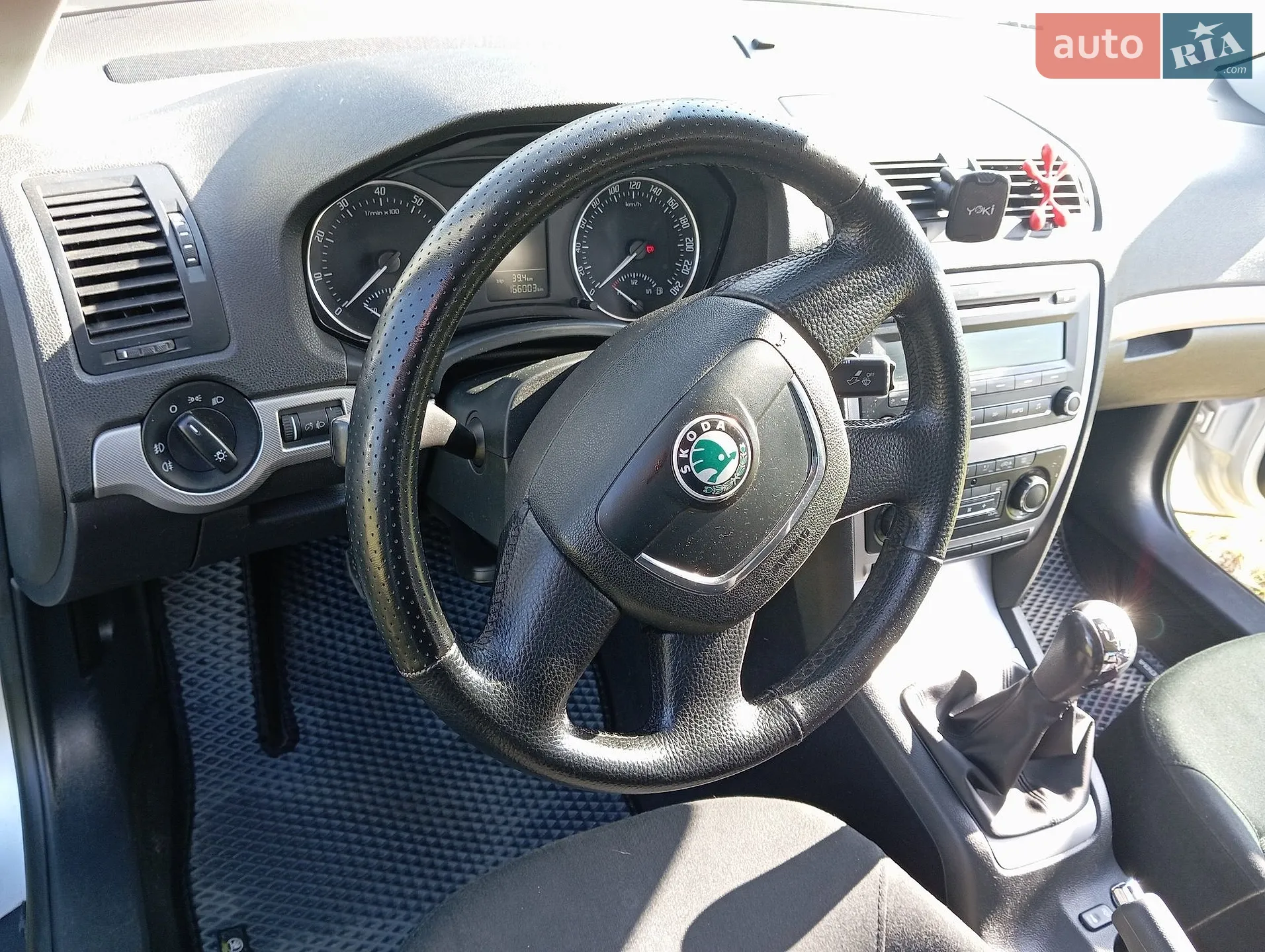 2010 Skoda Octavia - мініатюра 21