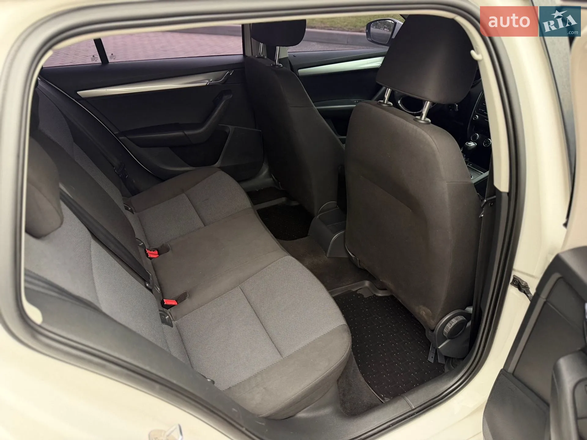 2013 Skoda Octavia - мініатюра 23