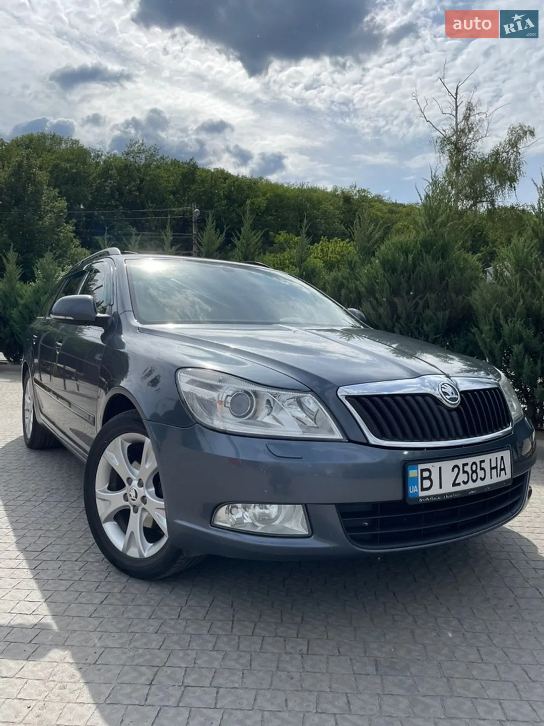 2010 Skoda Octavia - мініатюра 2