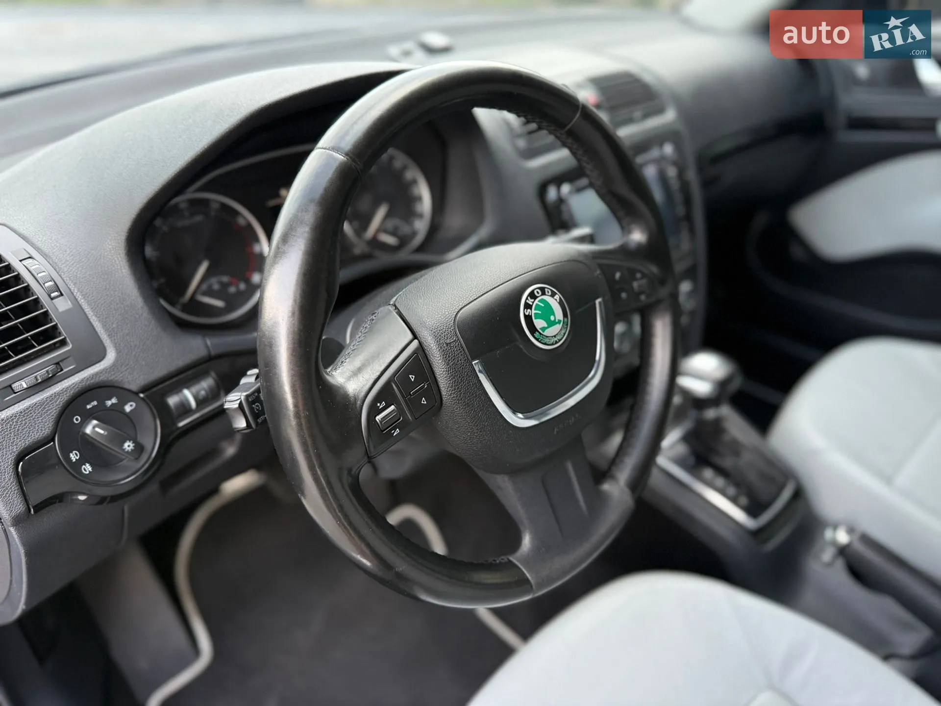 2010 Skoda Octavia - мініатюра 44