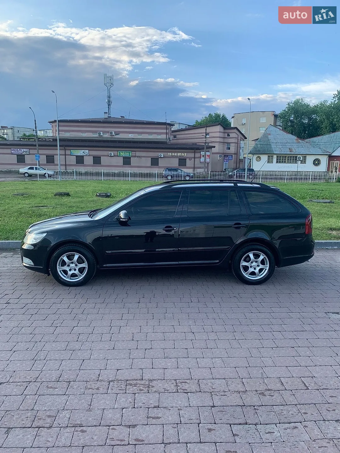 2010 Skoda Octavia - мініатюра 3