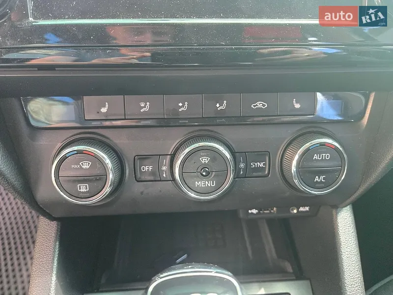 Skoda Octavia 2016 VIN TMBJJ7NE7G0201080 фото оголошення 11 з 64