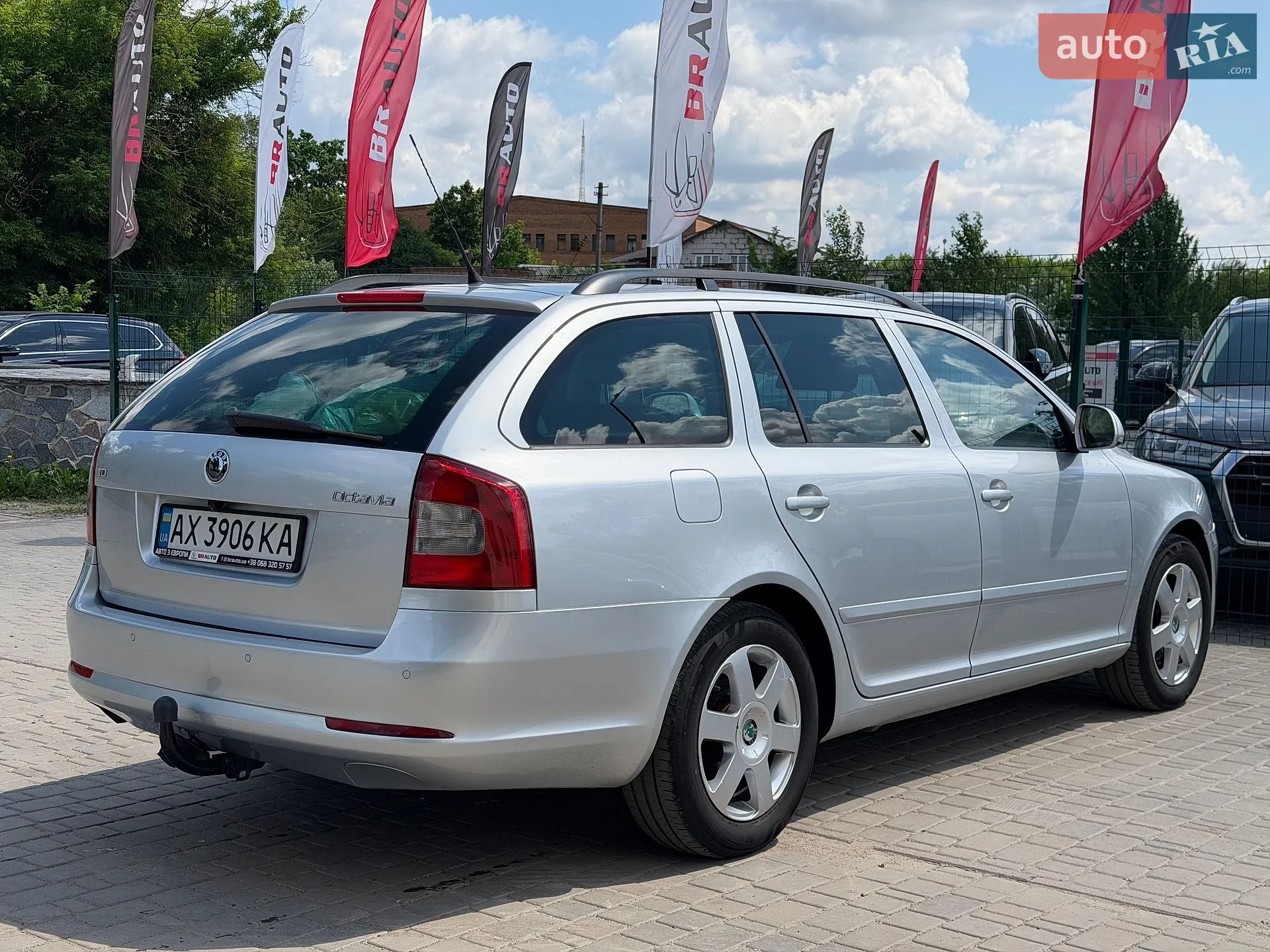 2010 Skoda Octavia - мініатюра 13