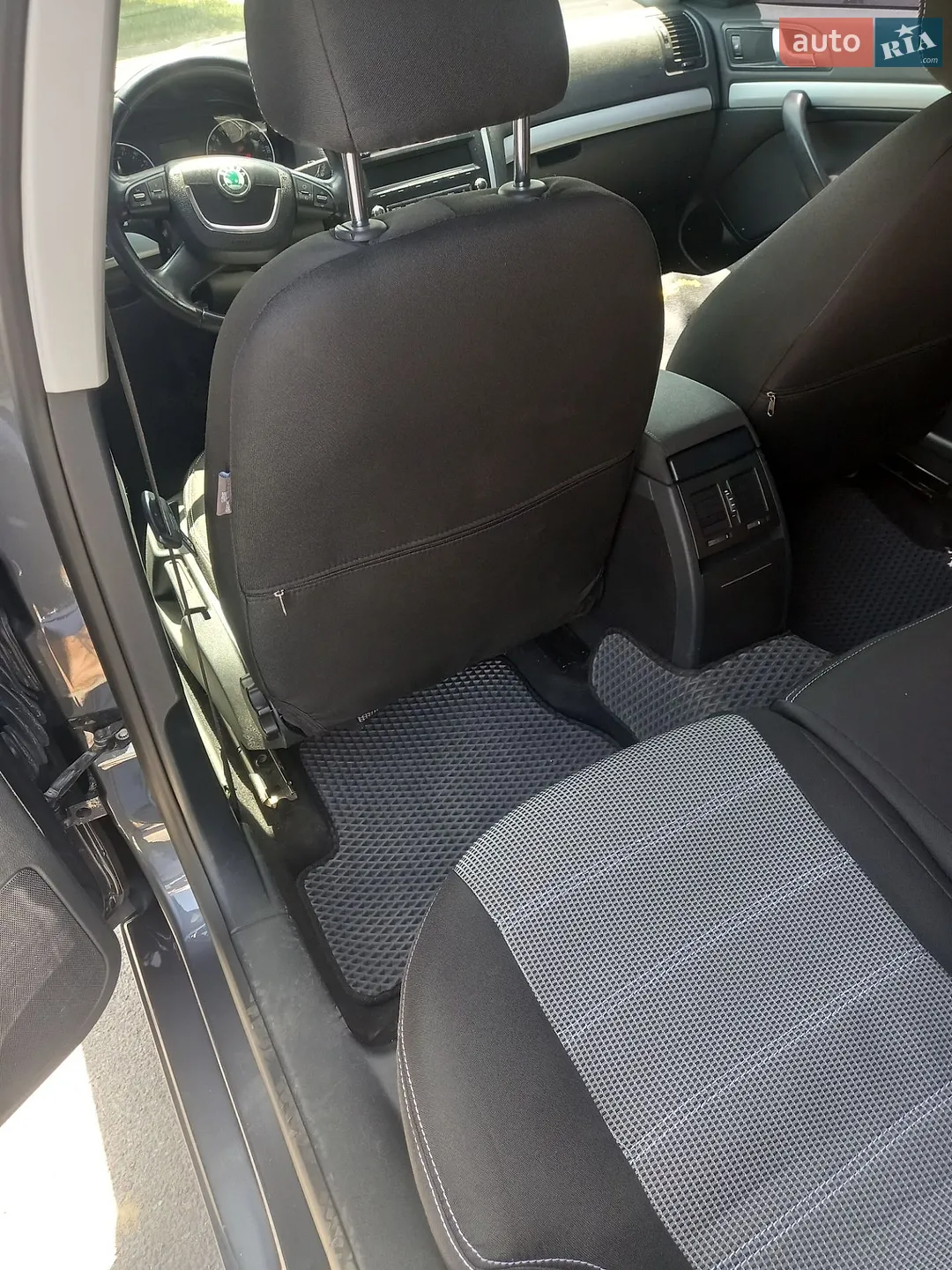 2011 Skoda Octavia - мініатюра 12