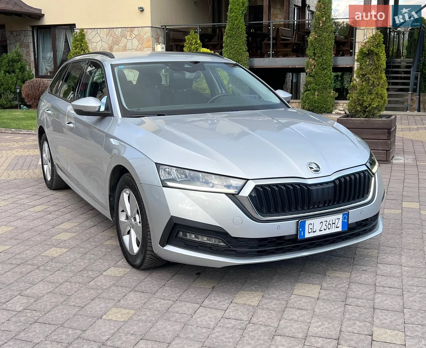 2023 Skoda Octavia - фото 1