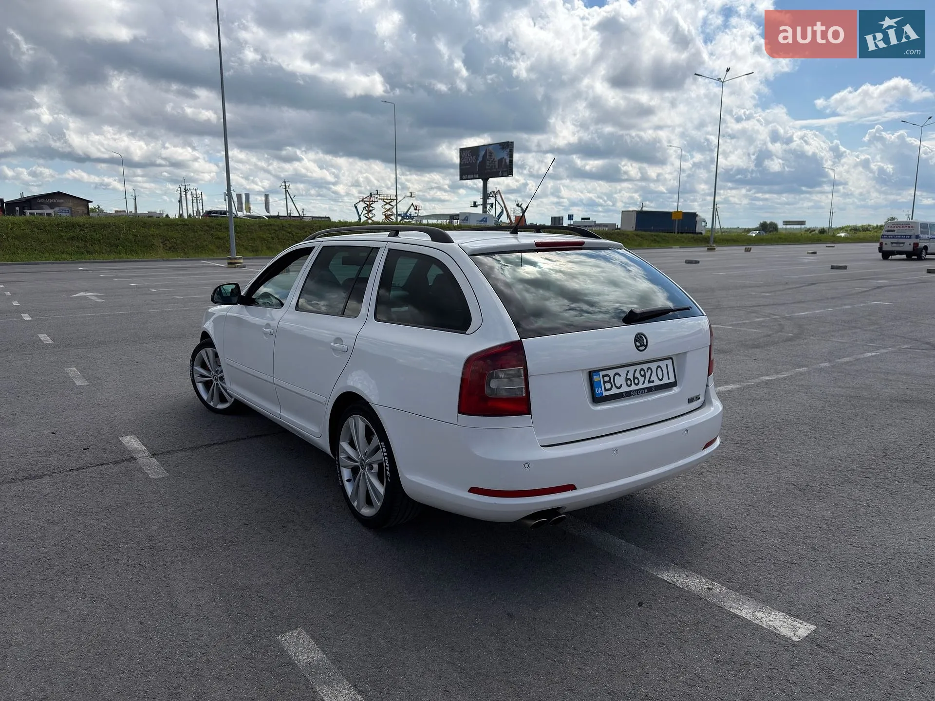 2010 Skoda Octavia - мініатюра 5
