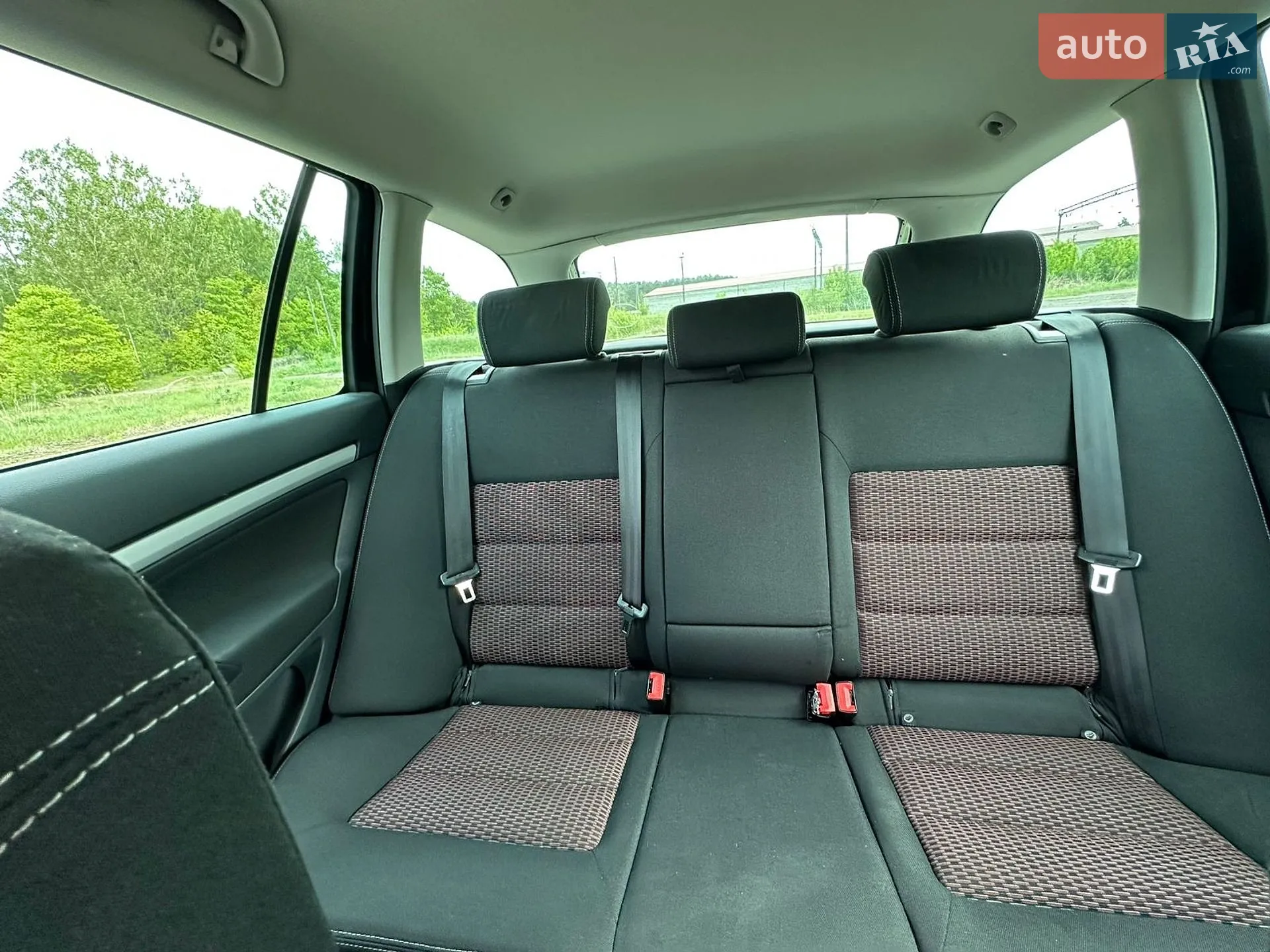 2010 Skoda Octavia - мініатюра 23