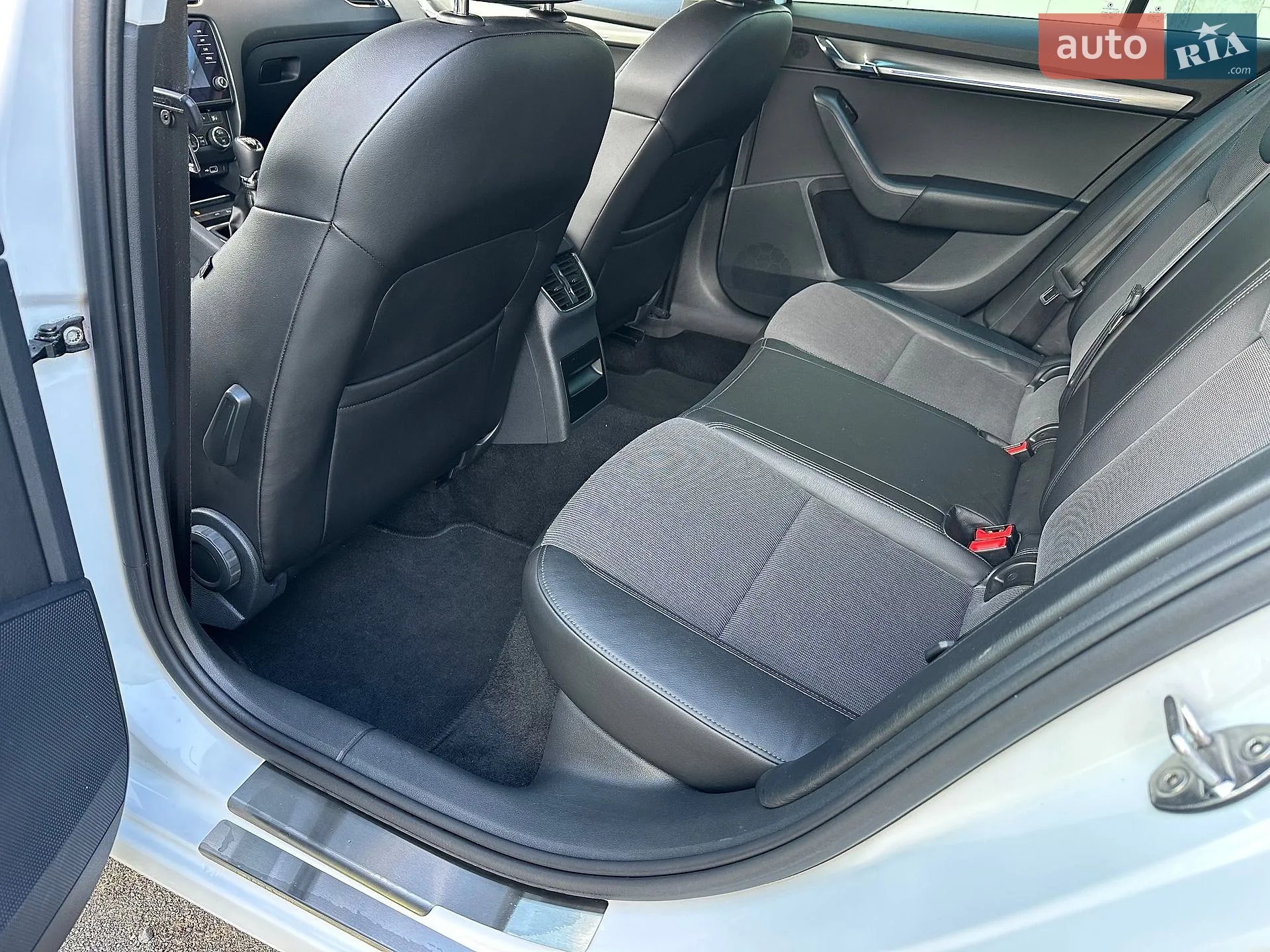 2019 Skoda Octavia - мініатюра 38
