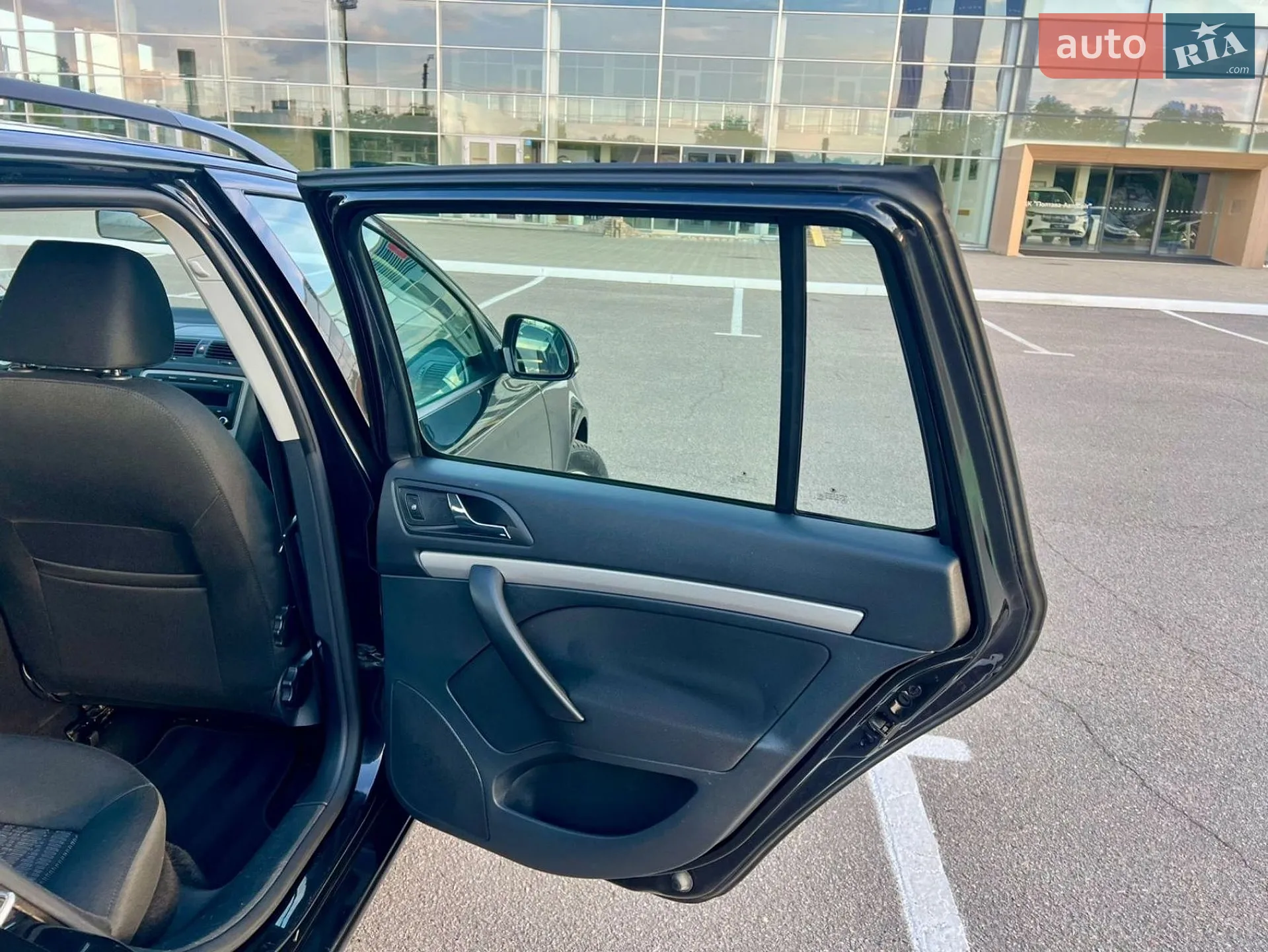 2010 Skoda Octavia - мініатюра 35