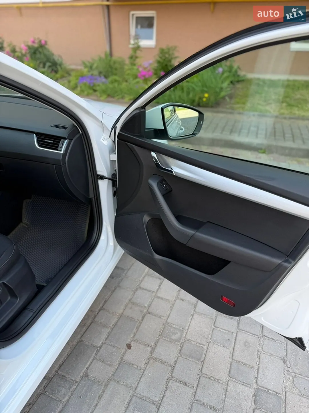 2017 Skoda Octavia - мініатюра 24