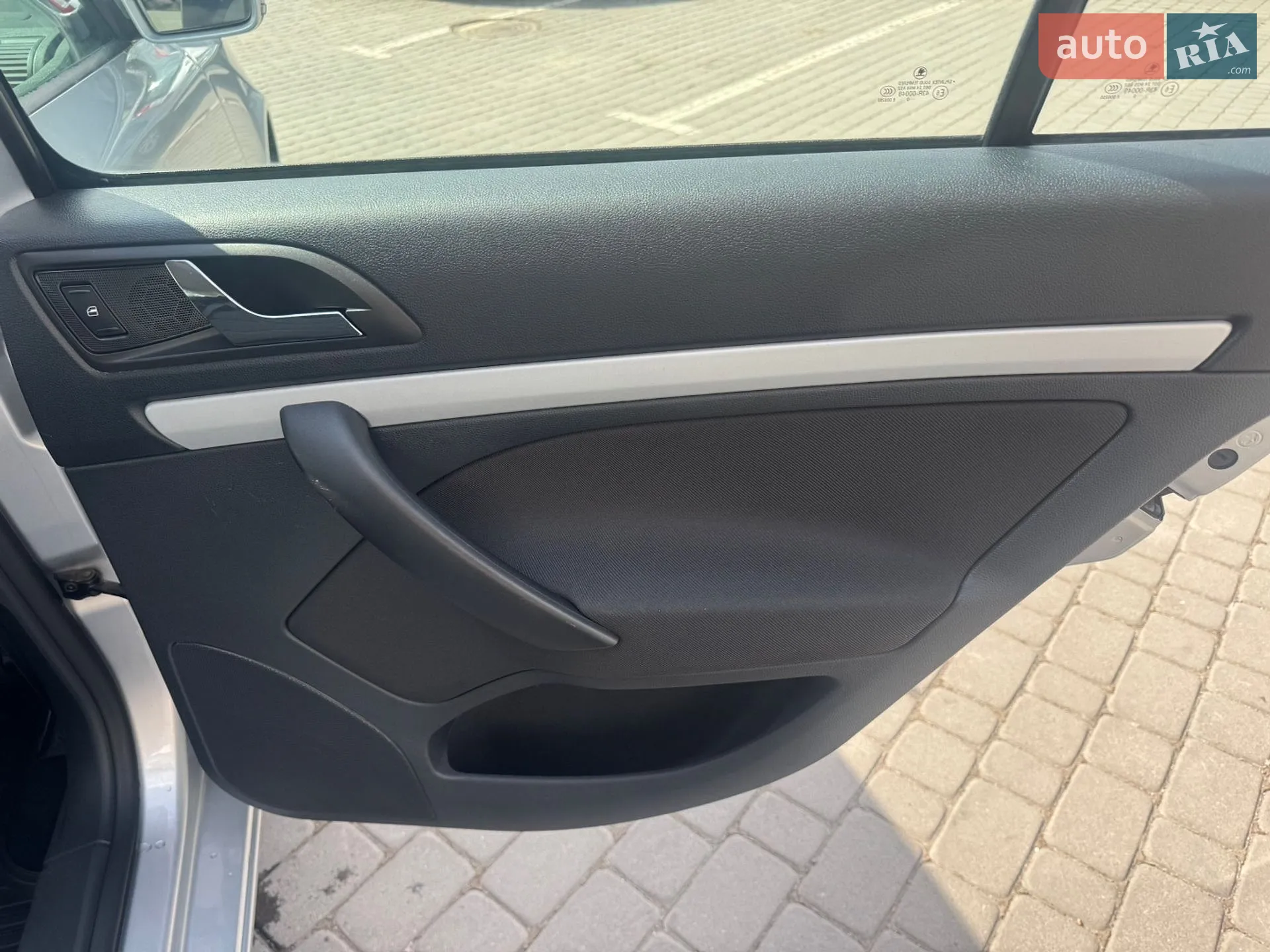 2010 Skoda Octavia - мініатюра 14