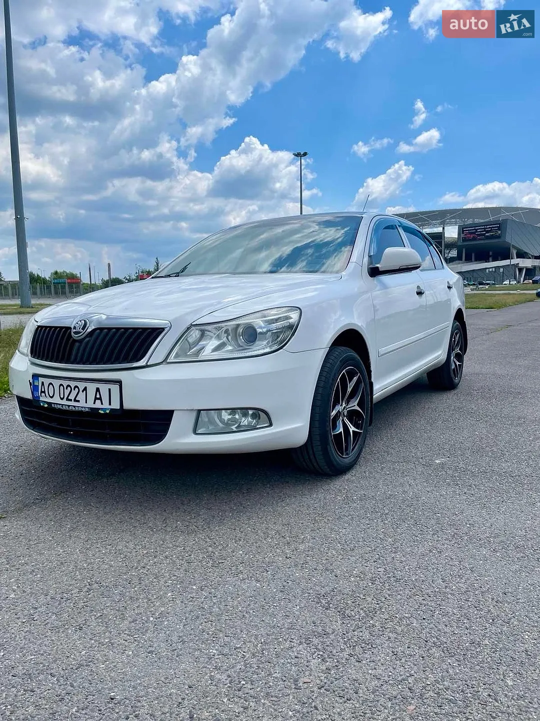2010 Skoda Octavia - мініатюра 2