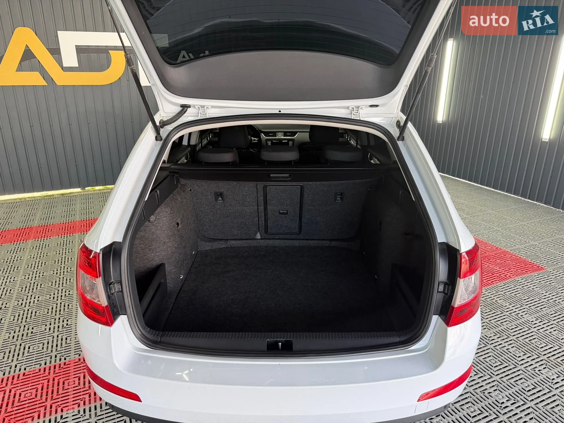 2015 Skoda Octavia - мініатюра 15