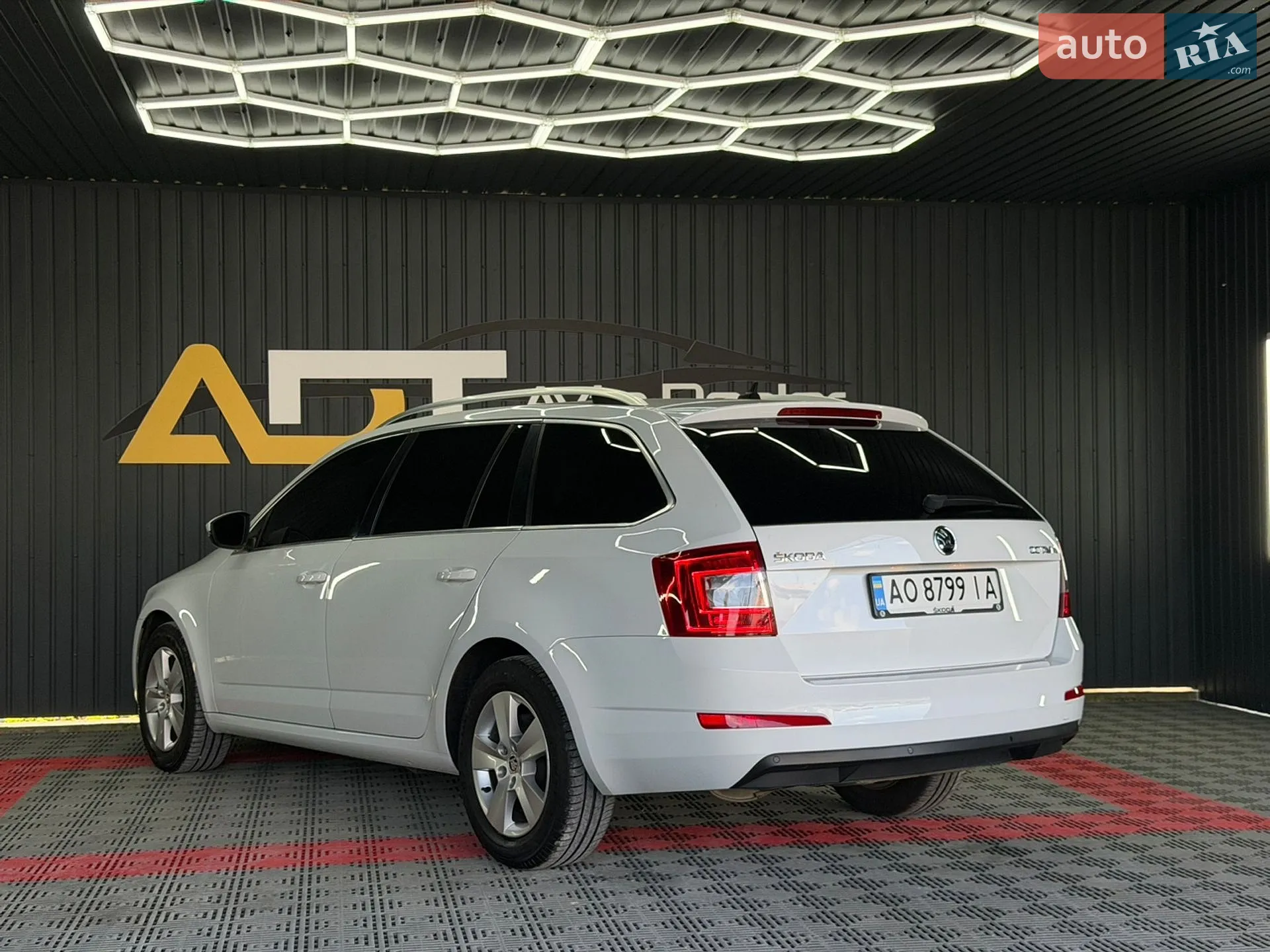 2015 Skoda Octavia - мініатюра 18