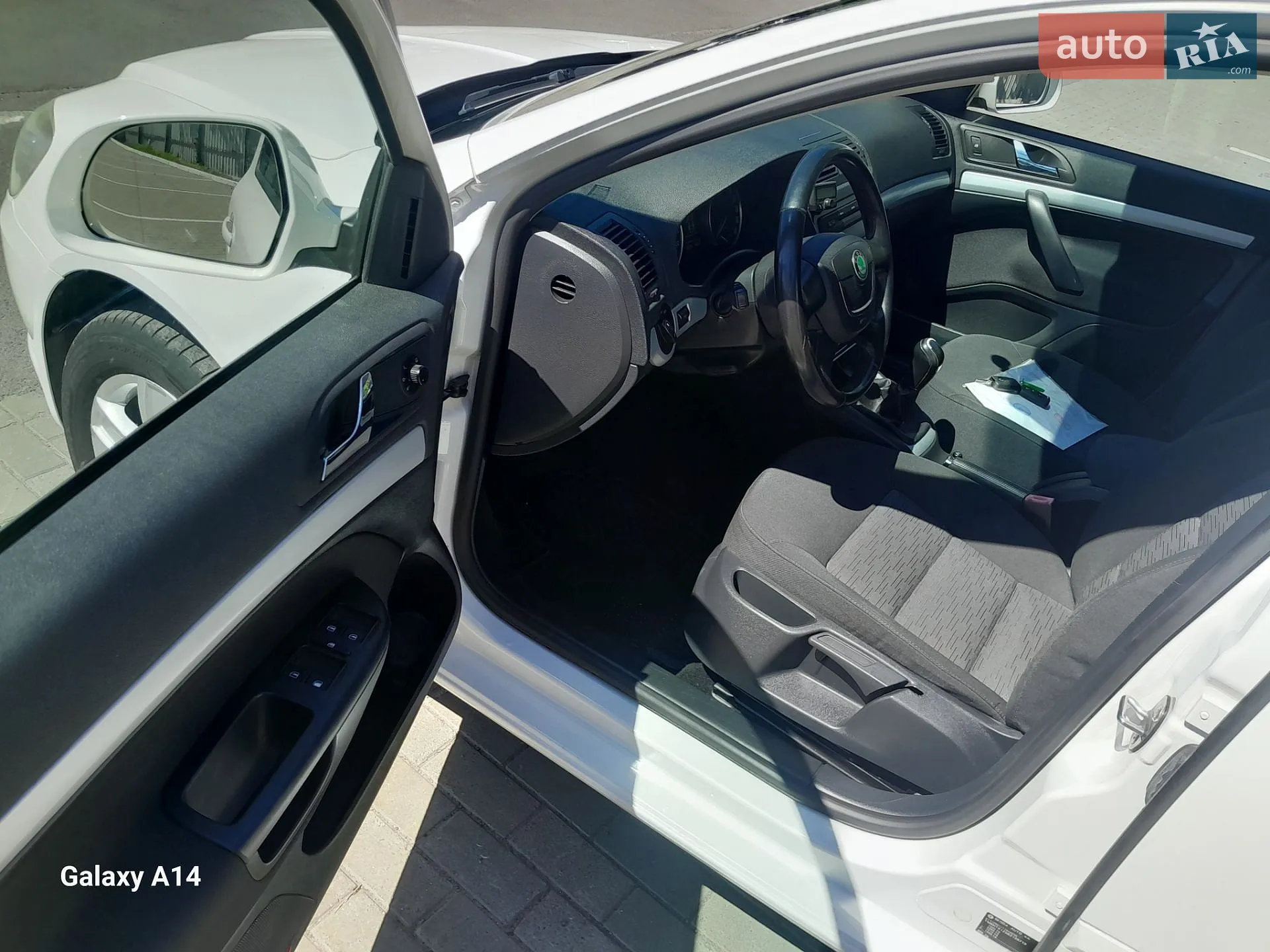 2011 Skoda Octavia - мініатюра 13