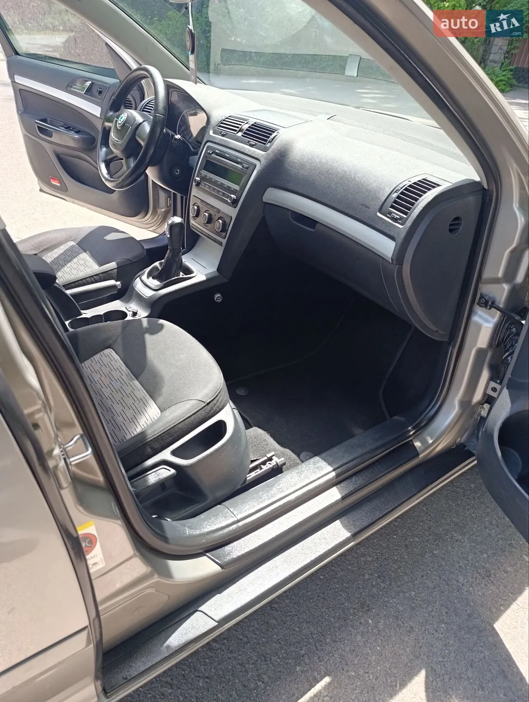 2010 Skoda Octavia - мініатюра 15