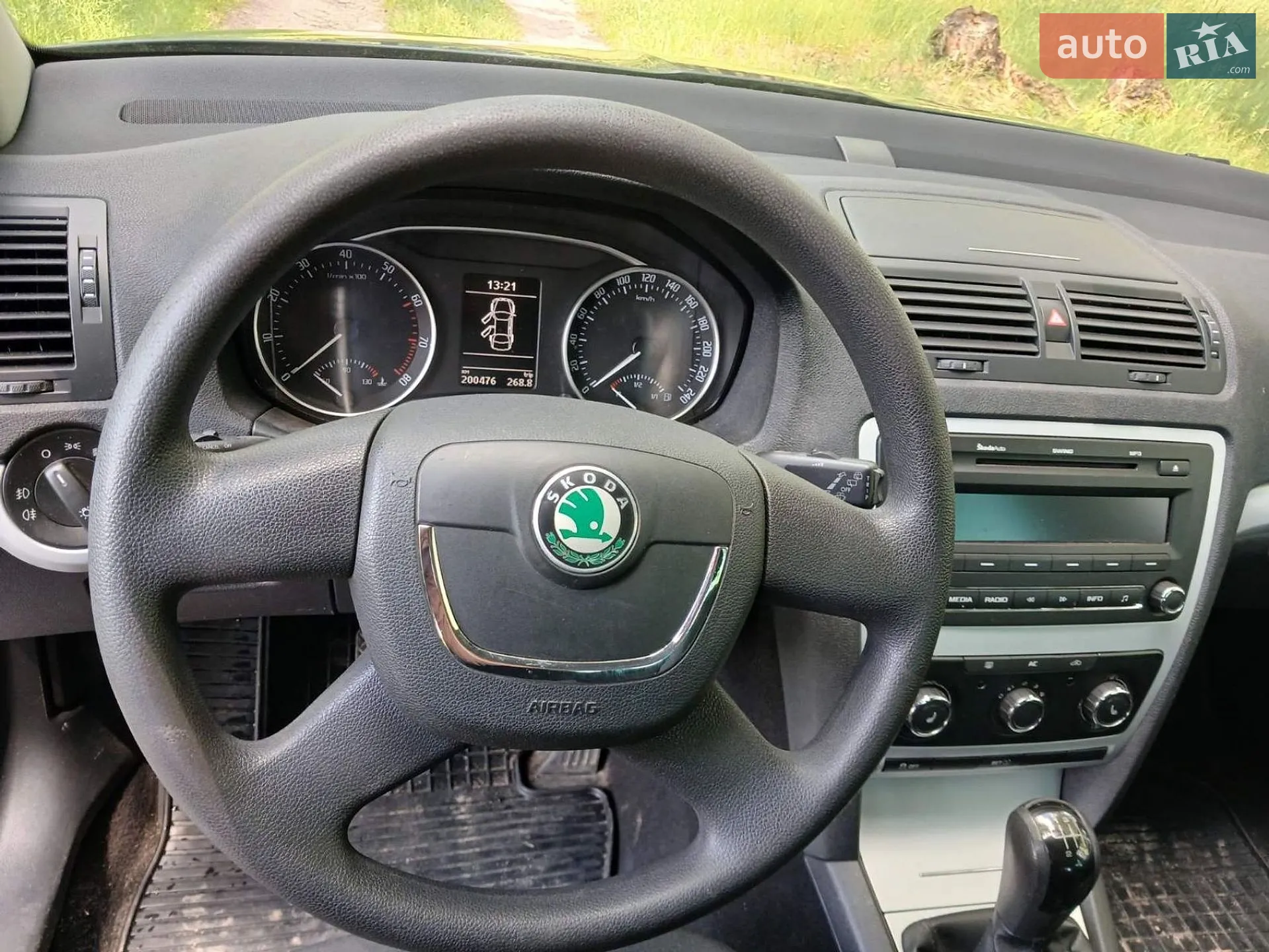 2010 Skoda Octavia - мініатюра 8