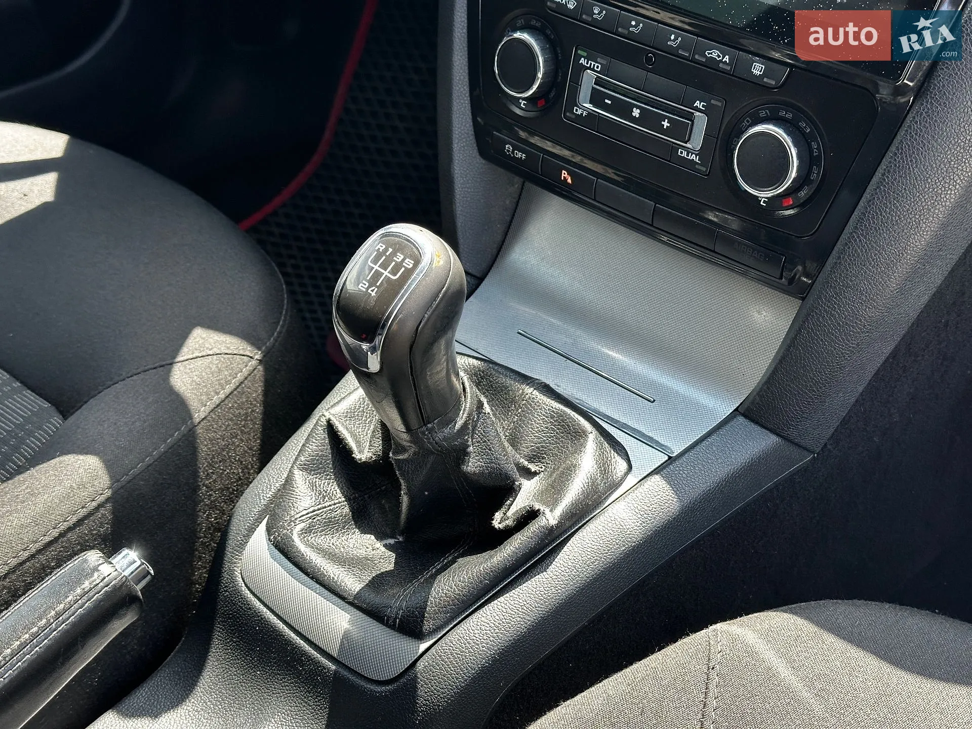 2011 Skoda Octavia - мініатюра 39