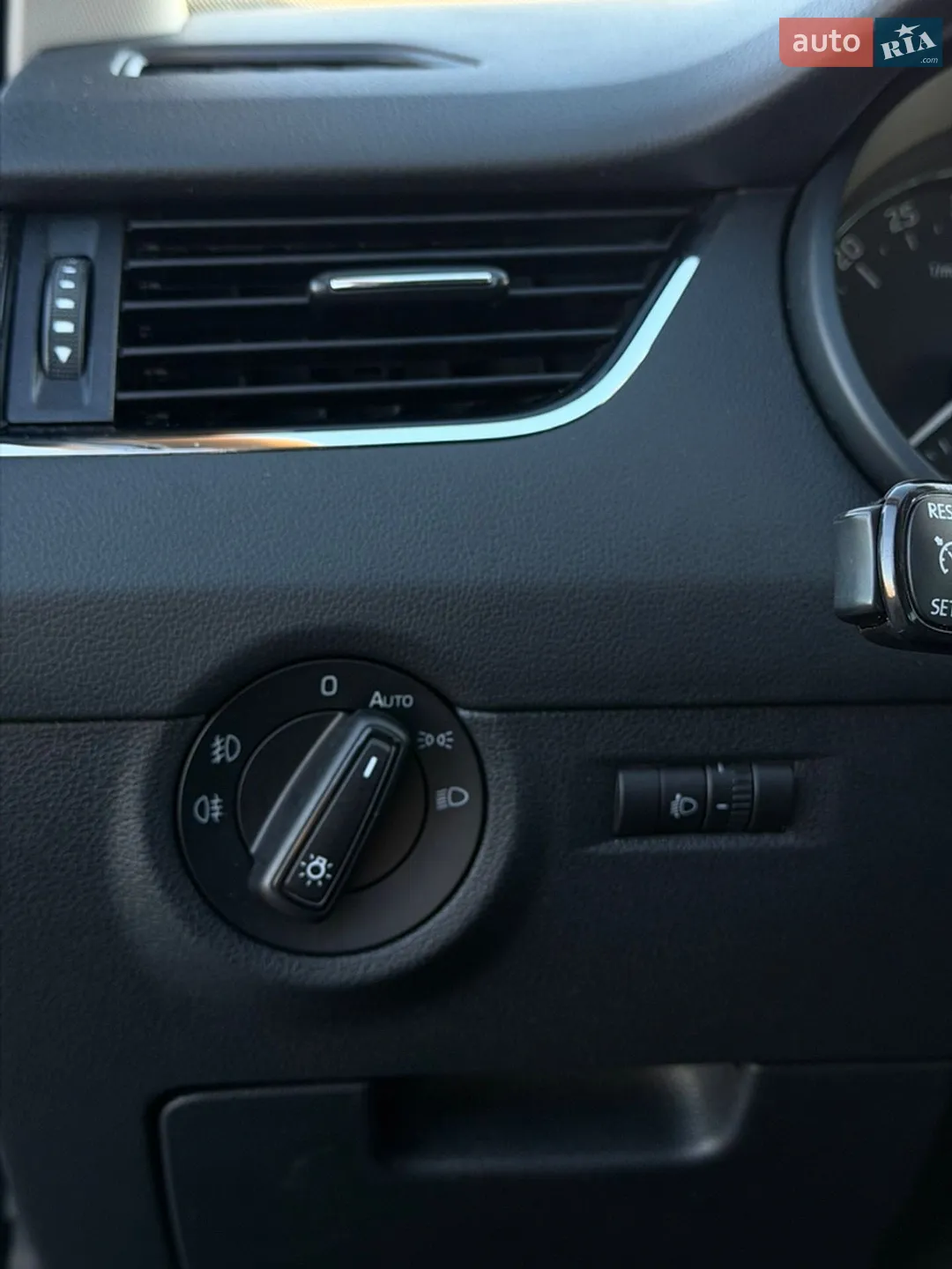 2016 Skoda Octavia - мініатюра 24