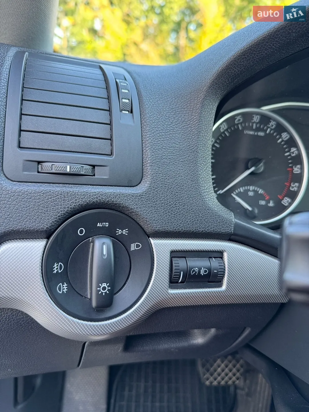 2011 Skoda Octavia - мініатюра 13
