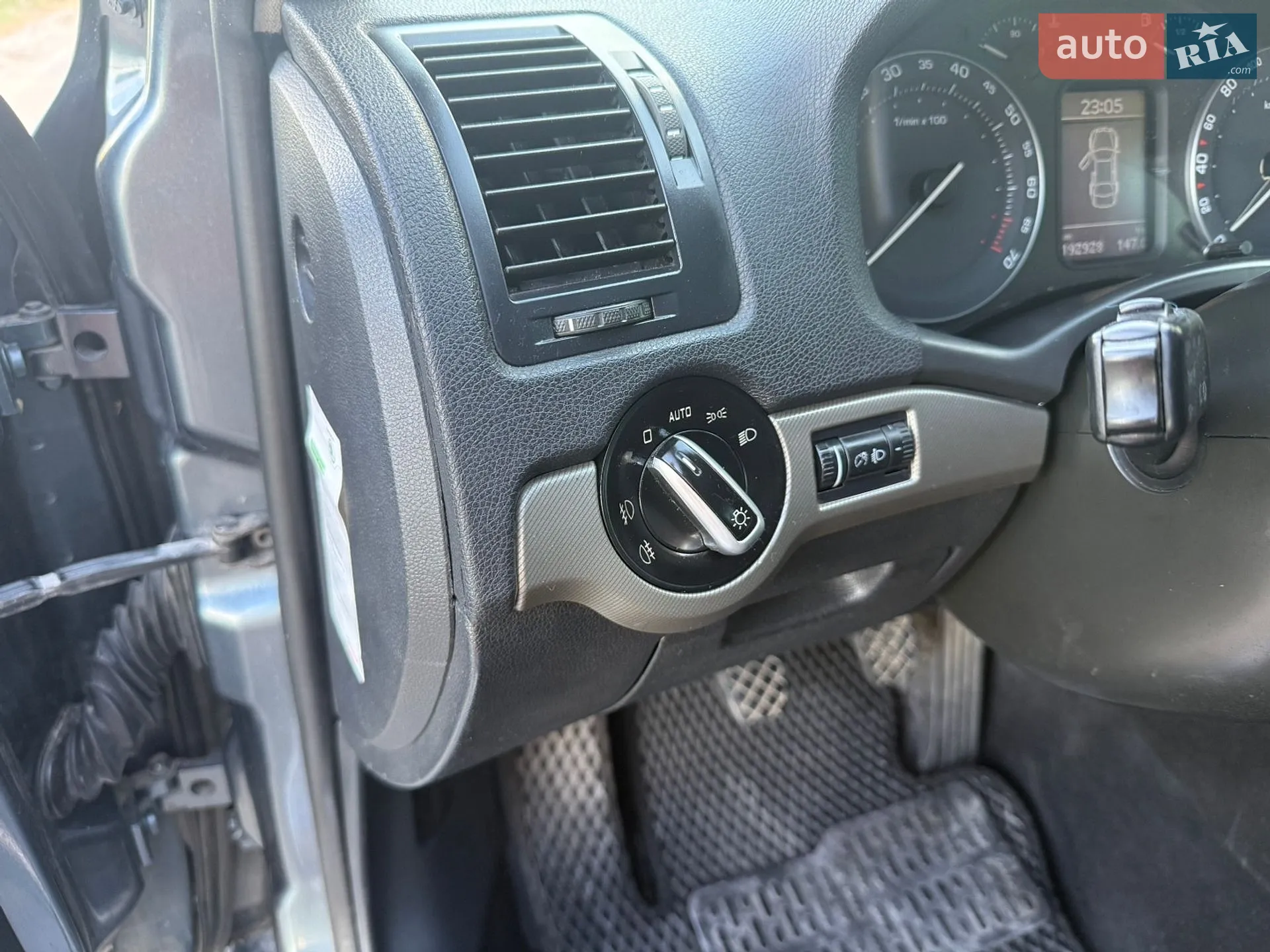 Skoda Octavia 2005 VIN TMBGA61ZX52063887 фото оголошення 20 з 44