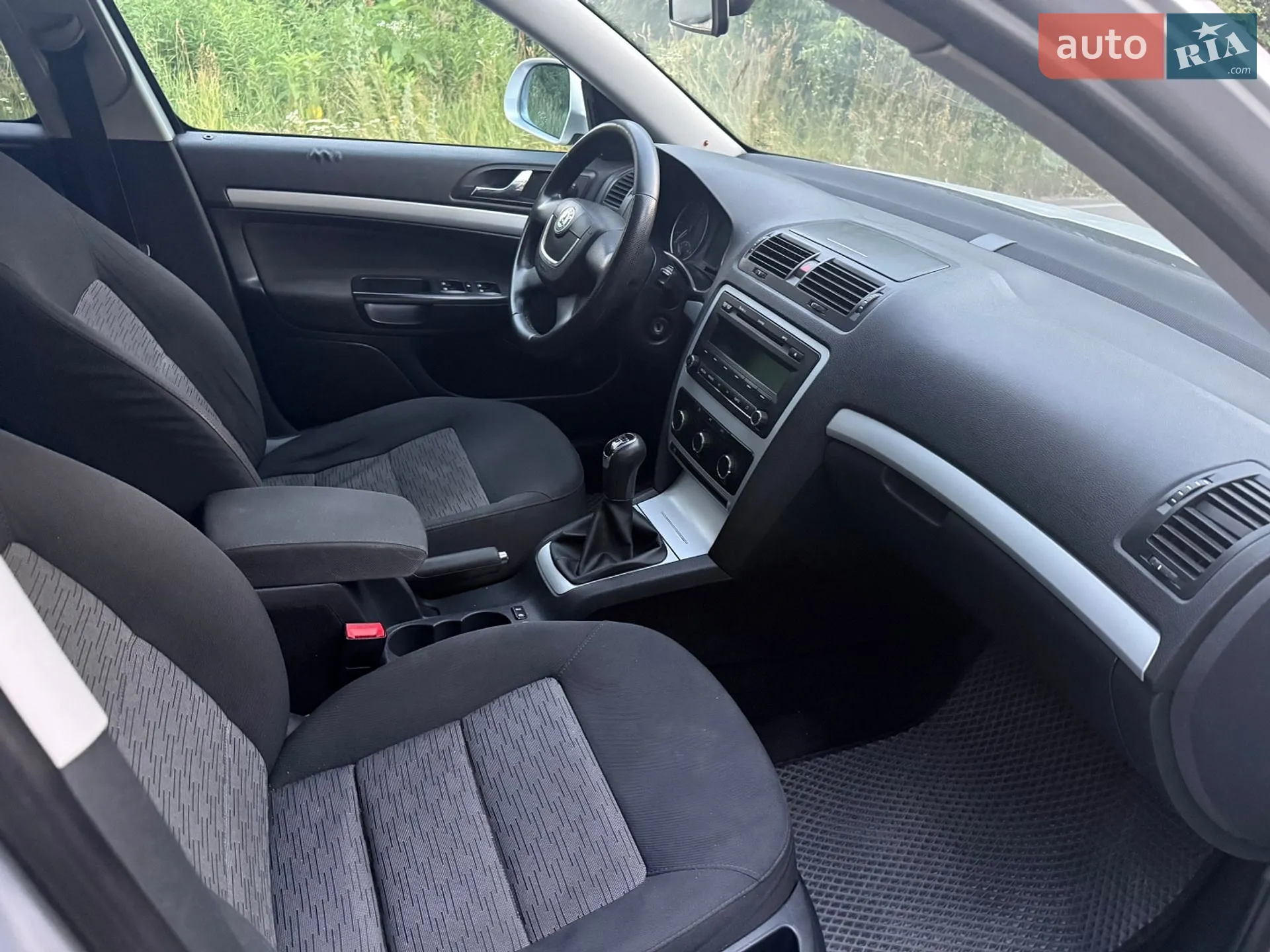 2010 Skoda Octavia - мініатюра 12