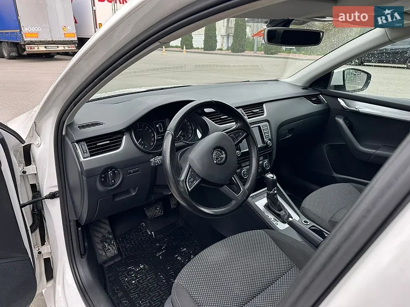 Skoda Octavia 2016 VIN TMBJG7NEXH0141926 фото оголошення 4 з 37