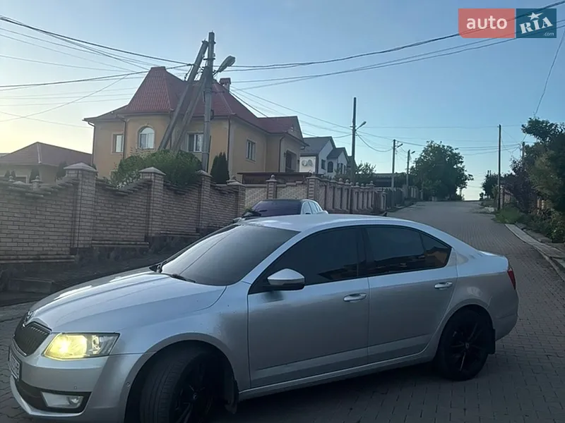 Skoda Octavia 2013 VIN TMBAJ7NE2E0068242 фото оголошення 2 з 40