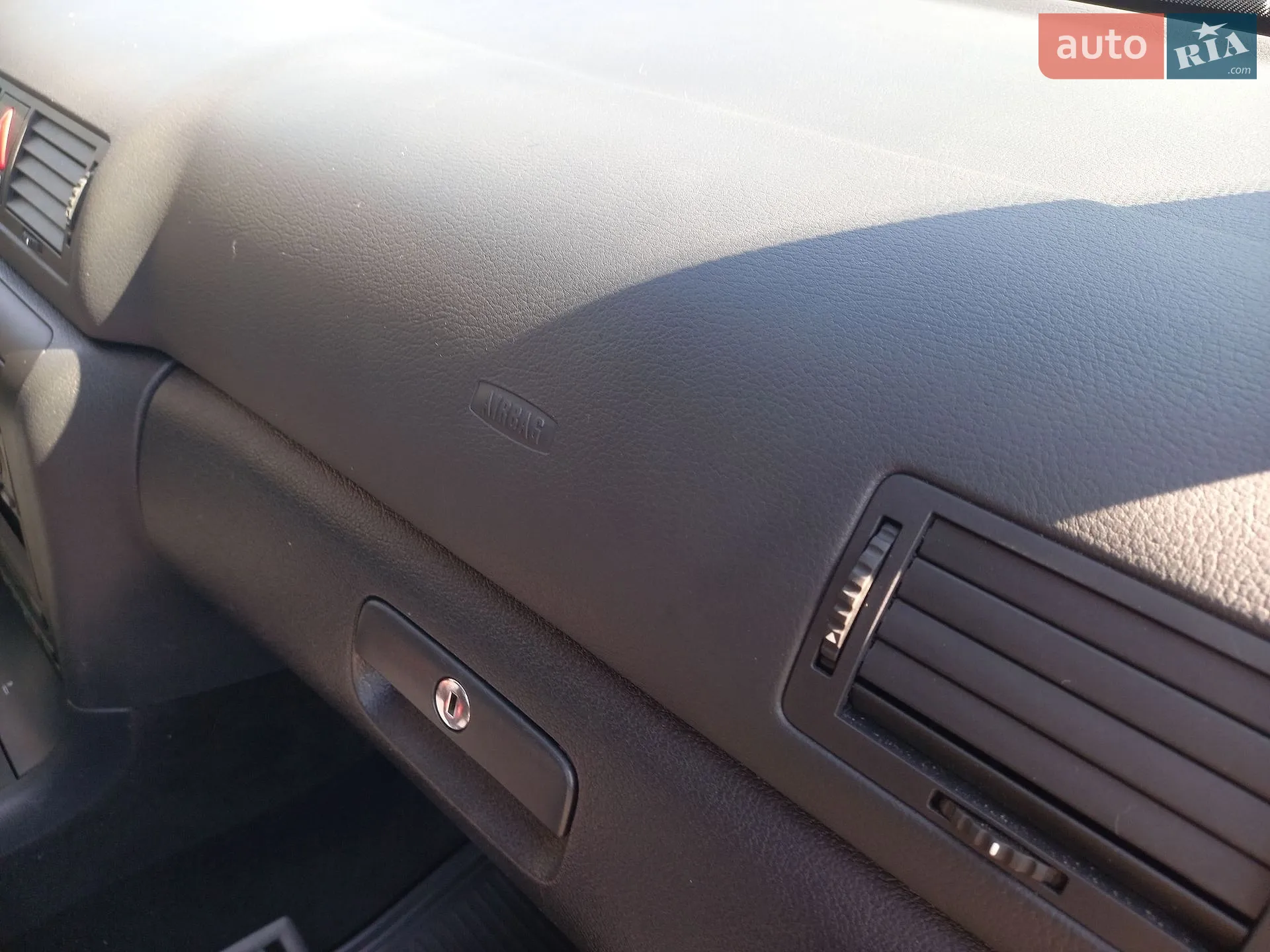 2010 Skoda Octavia - мініатюра 19