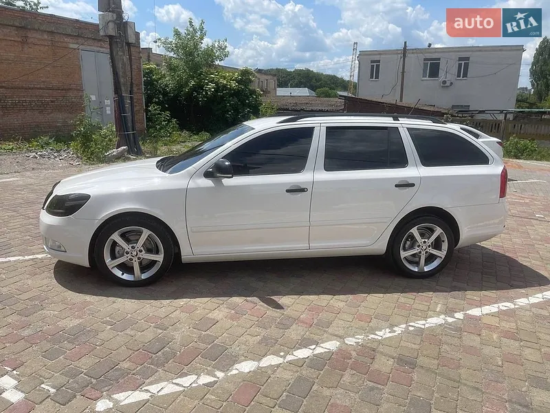 Skoda Octavia 2011 VIN TMBTTC1Z9C2024762 фото оголошення 4 з 57
