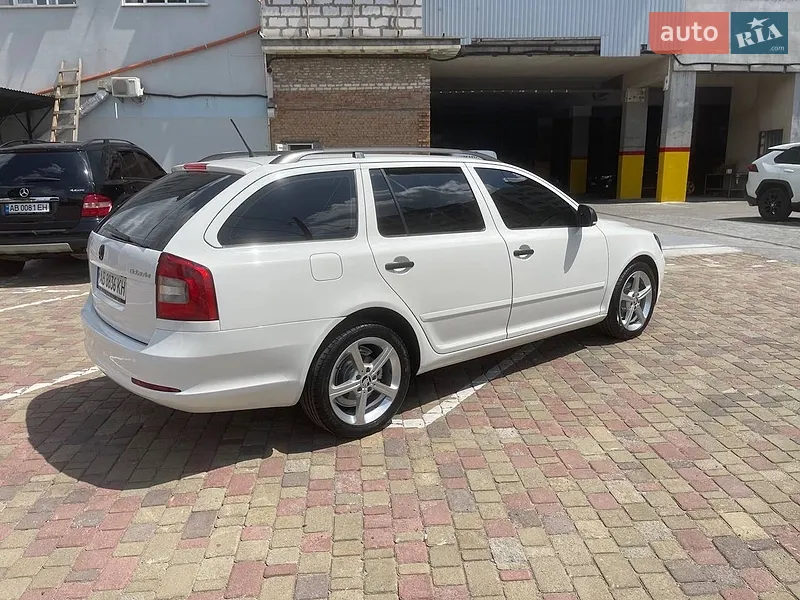 Skoda Octavia 2011 VIN TMBTTC1Z9C2024762 фото оголошення 8 з 57