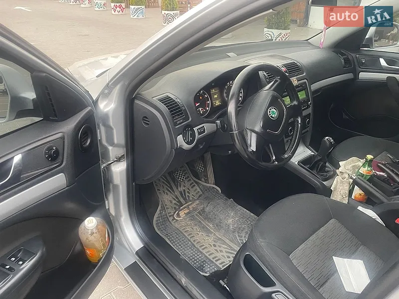 Skoda Octavia 2012 VIN TMBCK41Z7DB153352 фото оголошення 2 з 42