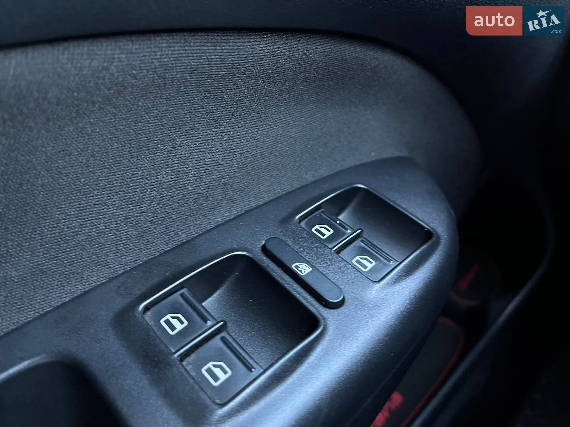 2010 Skoda Octavia - мініатюра 16
