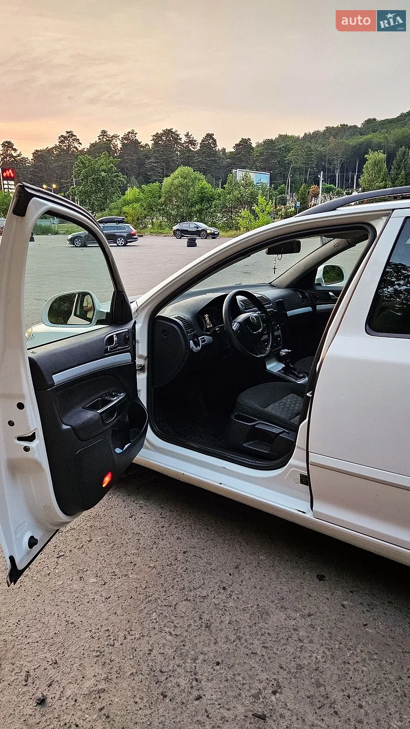 2010 Skoda Octavia - мініатюра 7