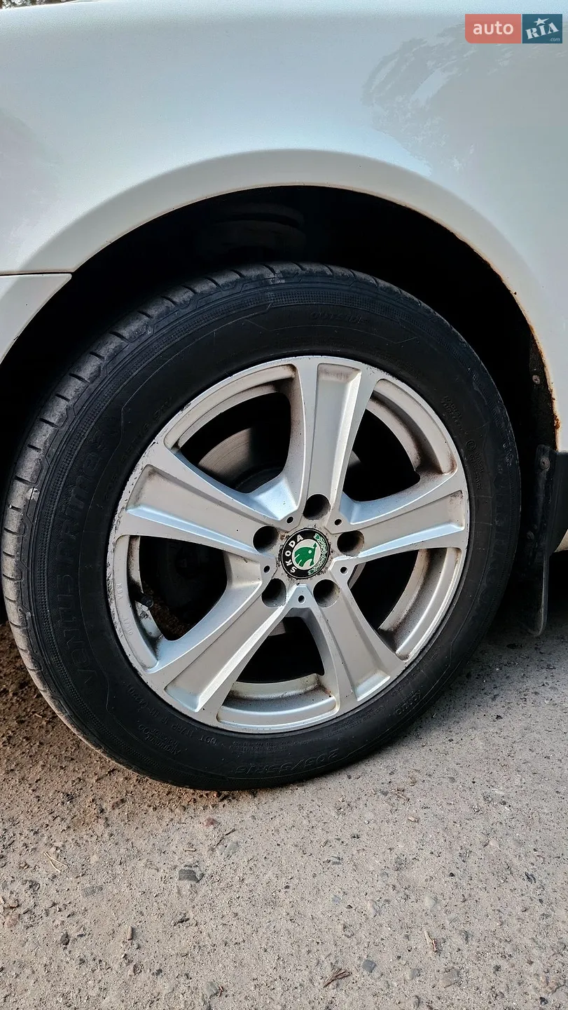 2010 Skoda Octavia - мініатюра 14